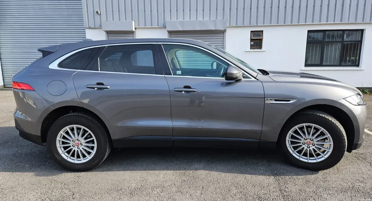 Jaguar F-Pace 2016 - Image 4