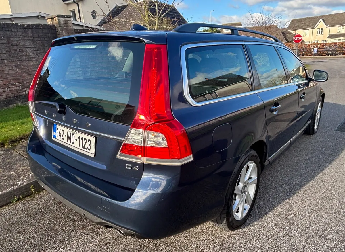 Volvo V70 2.0Ltr D4  2014 Tax January/2027 - Image 5
