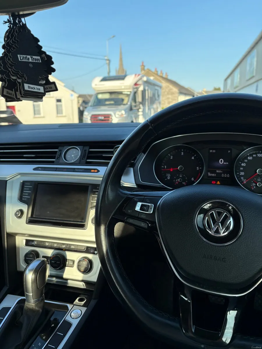 Volkswagen Passat 2015 *AUTOMATIC* - Image 4
