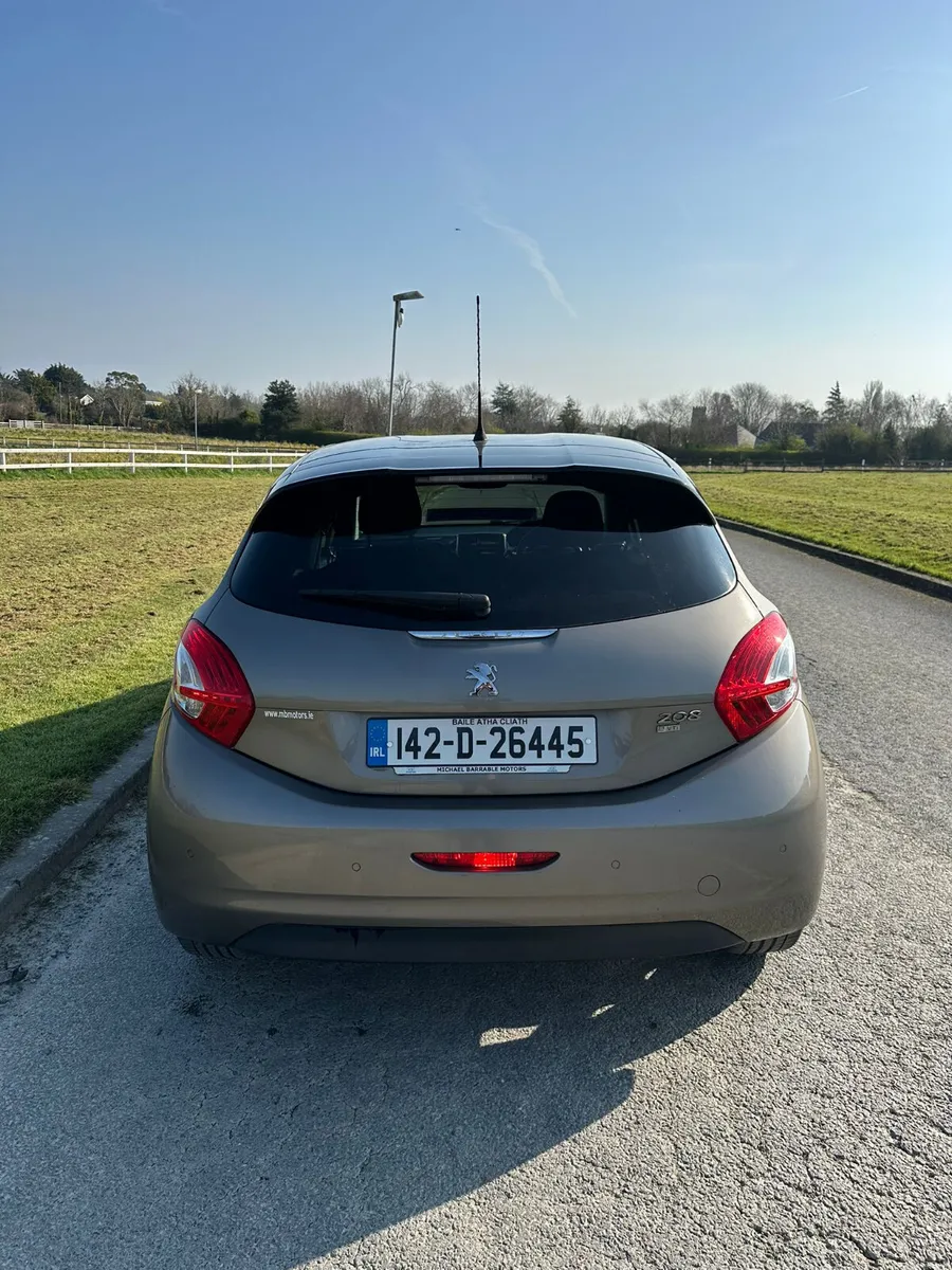 Peugeot 208 2014 1.2 Petrol Automatic - Image 4