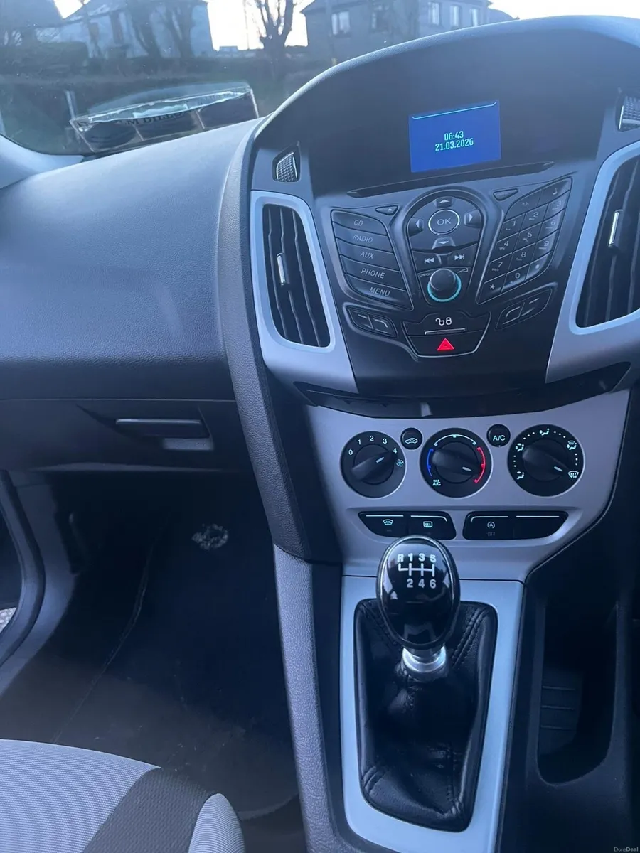 Ford Focus 2012 - Image 2