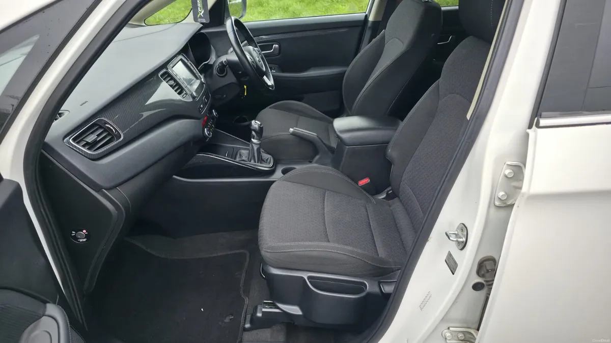 Kia Carens 2017 7 seater - Image 3