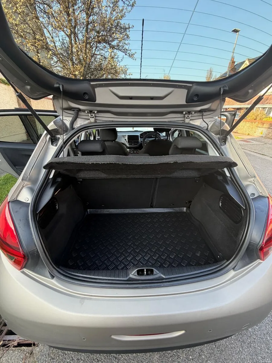 Peugeot 208 Luxury Trim. Timing belt done & NCT’d - Image 3