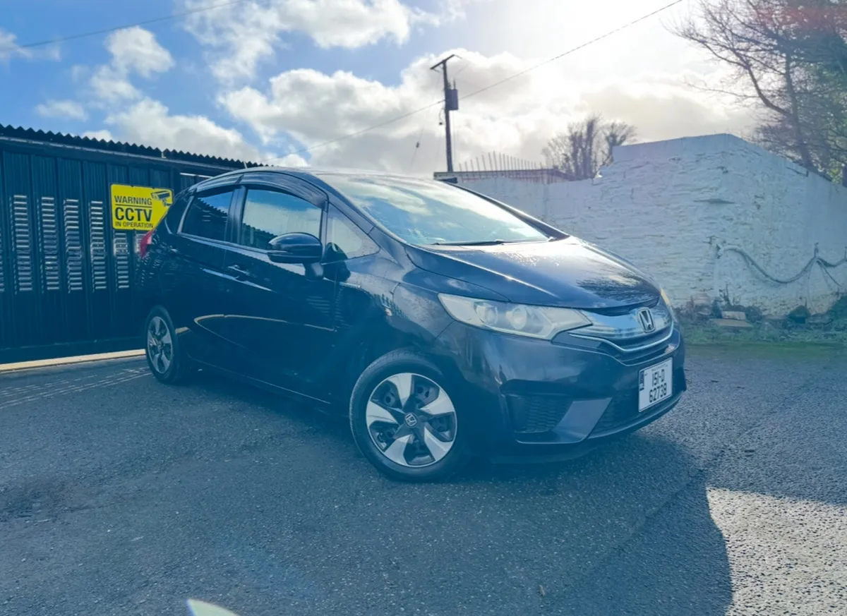 2015 HONDA FIT. LOW MILEAGE. NEW NCT. AUTO 1.5L - Image 3
