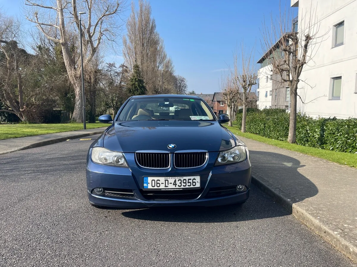 BMW 320i 2006 - Image 3
