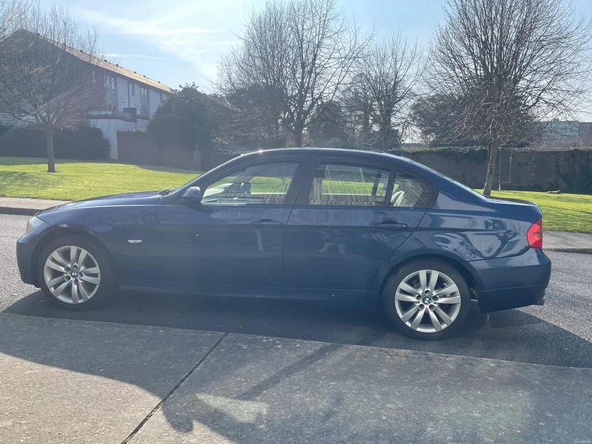 BMW 320i 2006 - Image 4