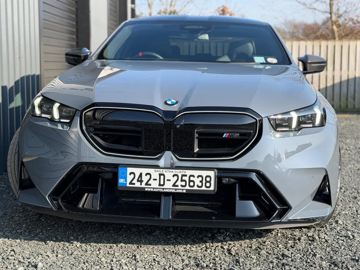 BMW M5 - Image 2