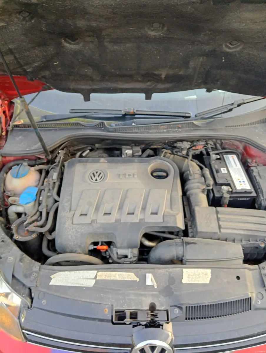 Volkswagen Golf 2010 - Image 4