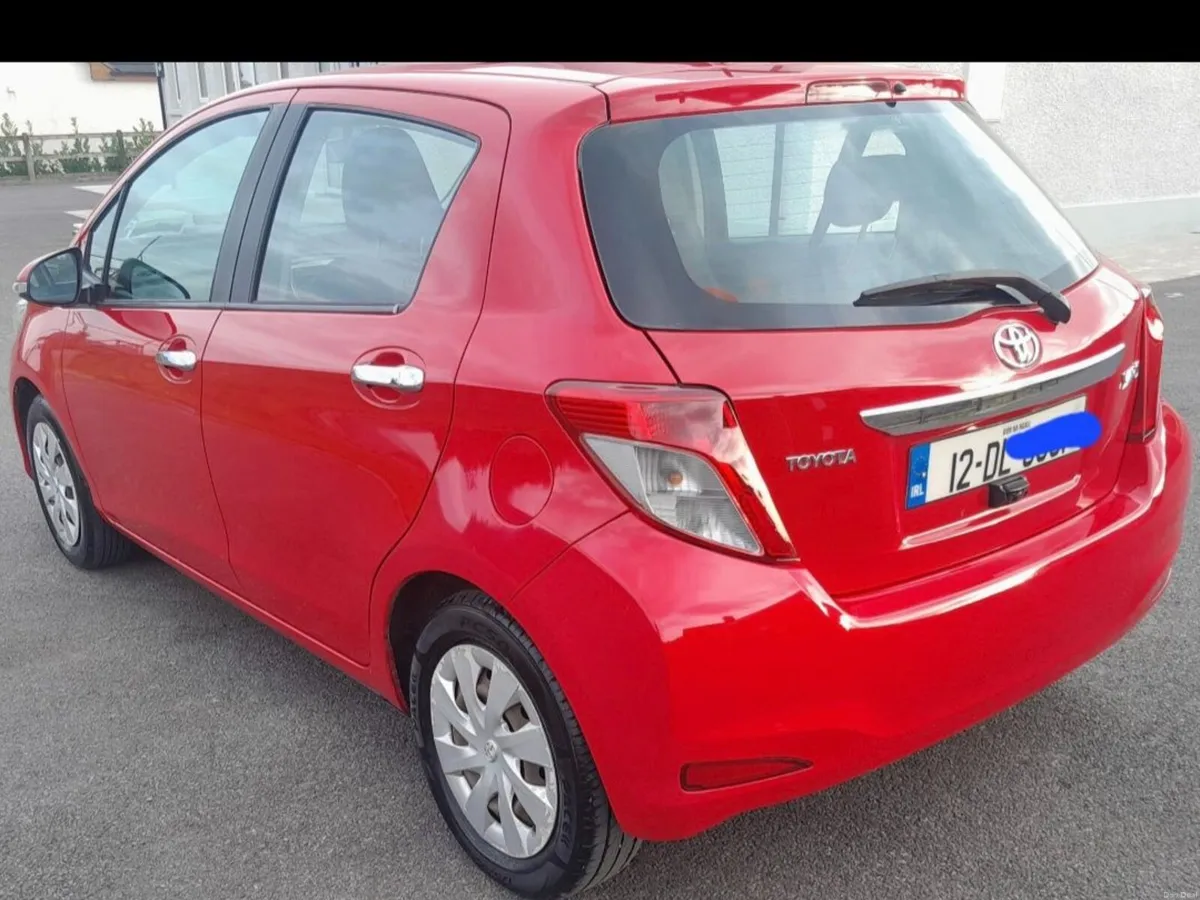 Toyota Yaris 2012 - Image 2