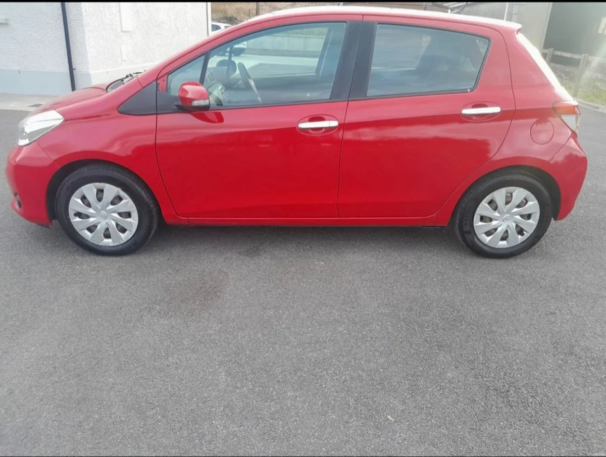 Toyota Yaris 2012 - Image 4