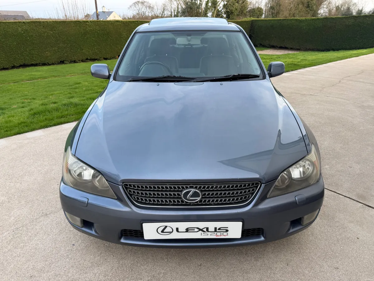 2005 LEXUS IS200 SE | BLACK LTH | NAV | SUNROOF - Image 4