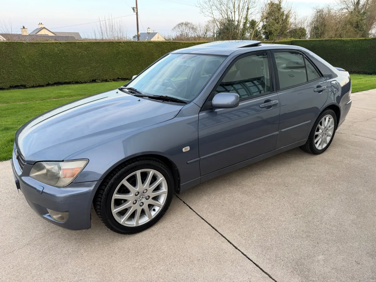 2005 LEXUS IS200 SE | BLACK LTH | NAV | SUNROOF - Image 3