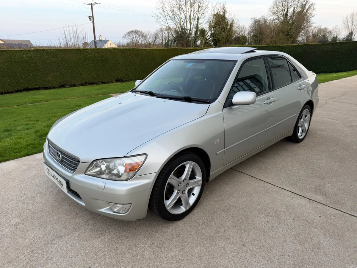 2001 LEXUS IS200 SPORT | LSD | SUNROOF | PRIVACY - Image 1