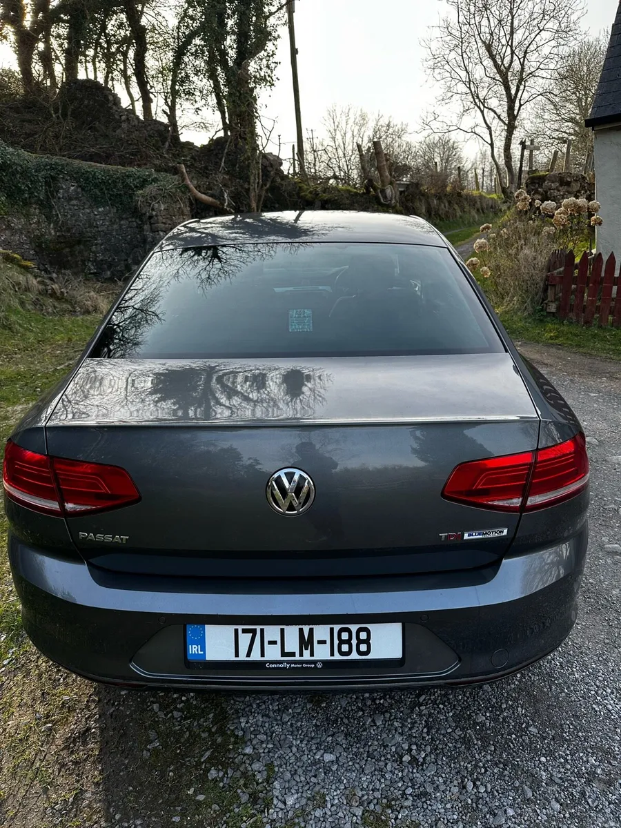 Volkswagen Passat 2017 - Image 4