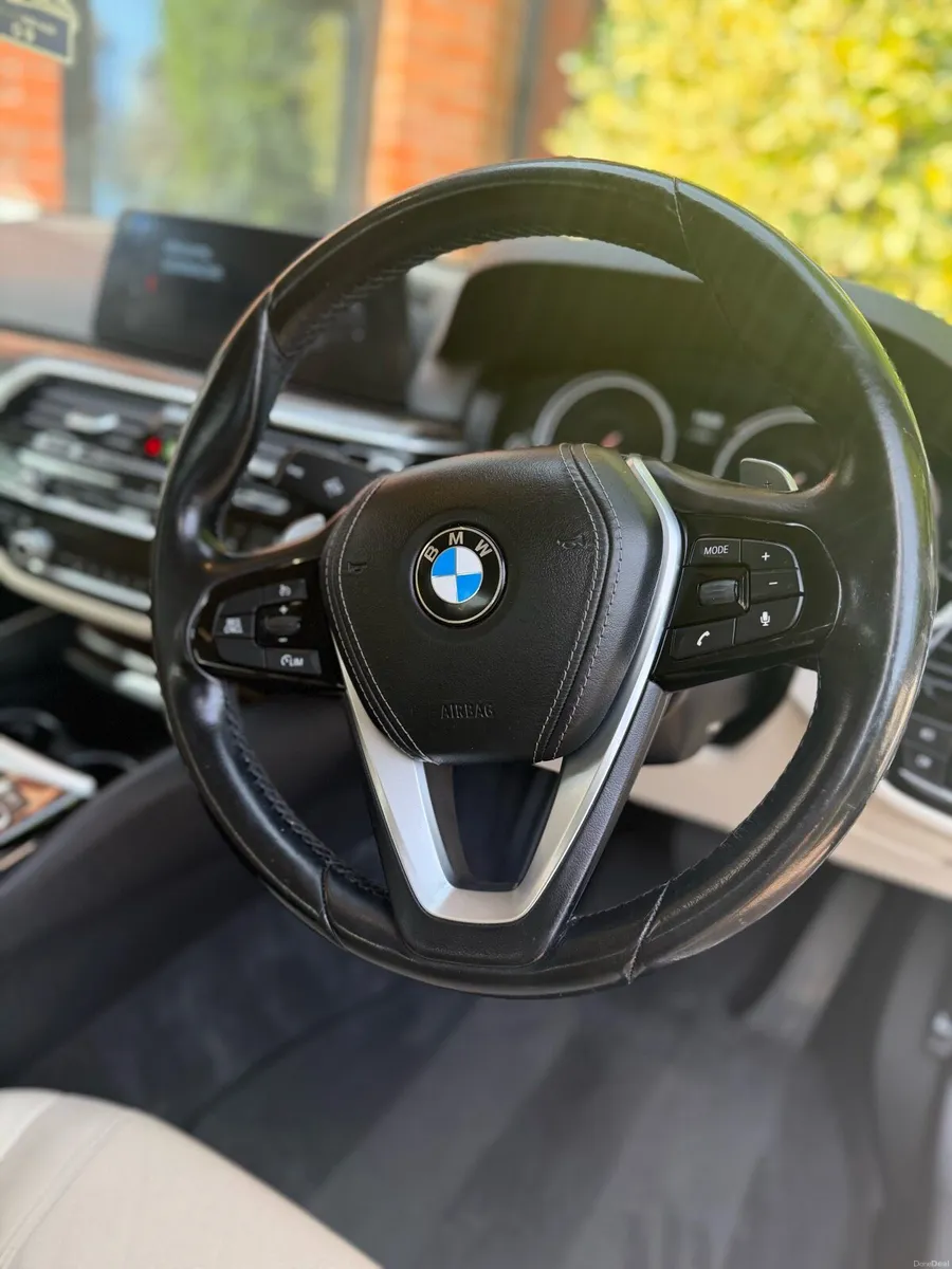 172 BMW 520d Automatic Cream Leather NCT 09/27 - Image 2