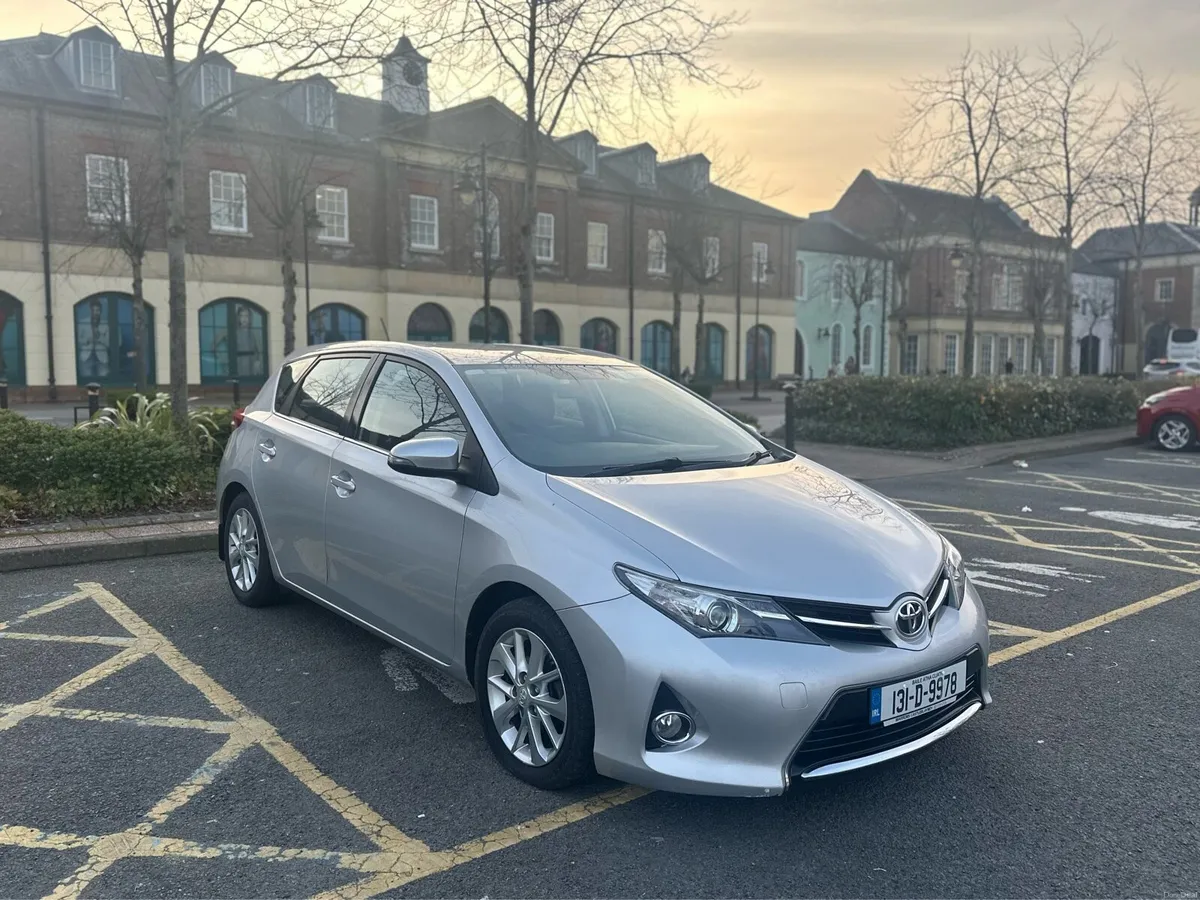 2013 Toyota auris 1.4L nct 07|27 tax 12/26 - Image 1