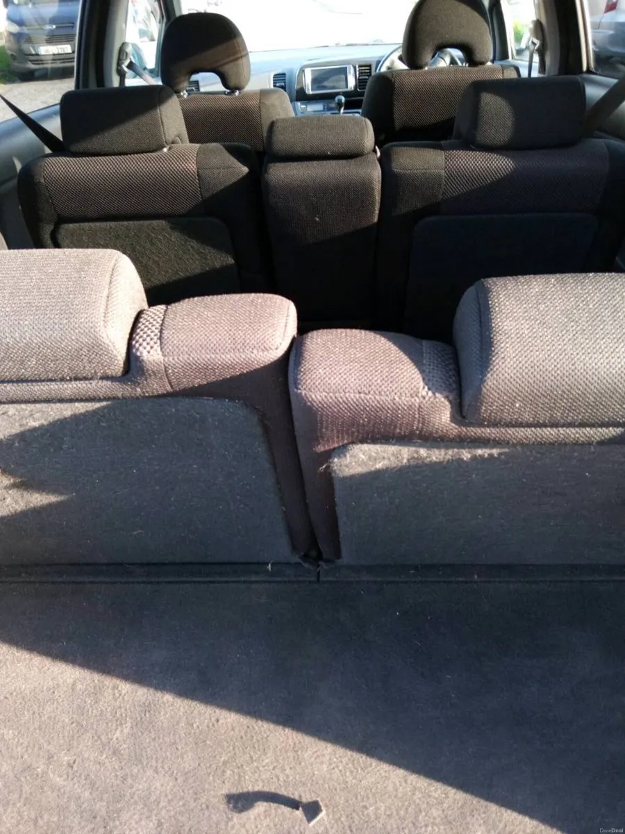 07 TOYATO WISH 7 SEATER - Image 4