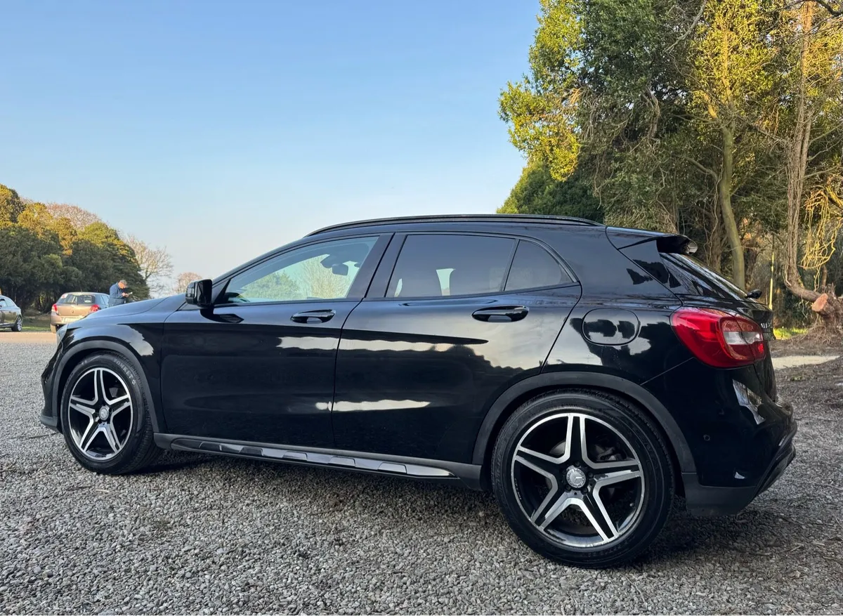 MERCEDES-BENZ GLA // NCT 10/26 // JUST SERVICED - Image 3