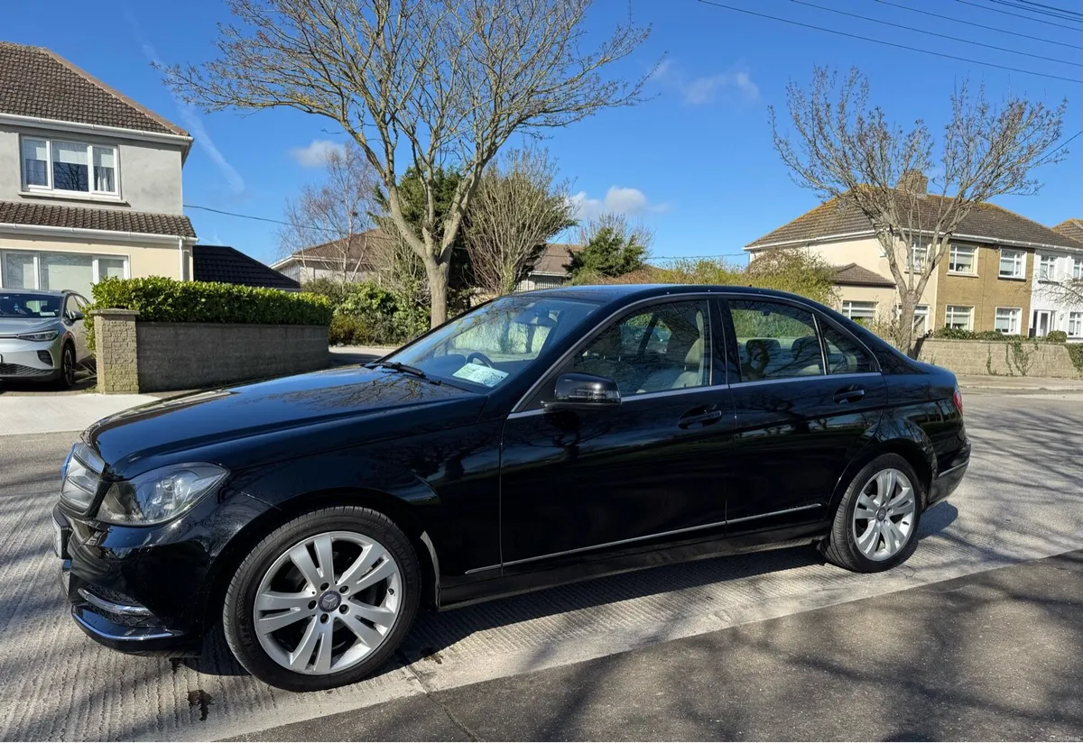 MERCEDES-BENZ C200 // NCT 03/27 // LOW MILEAGE - Image 2