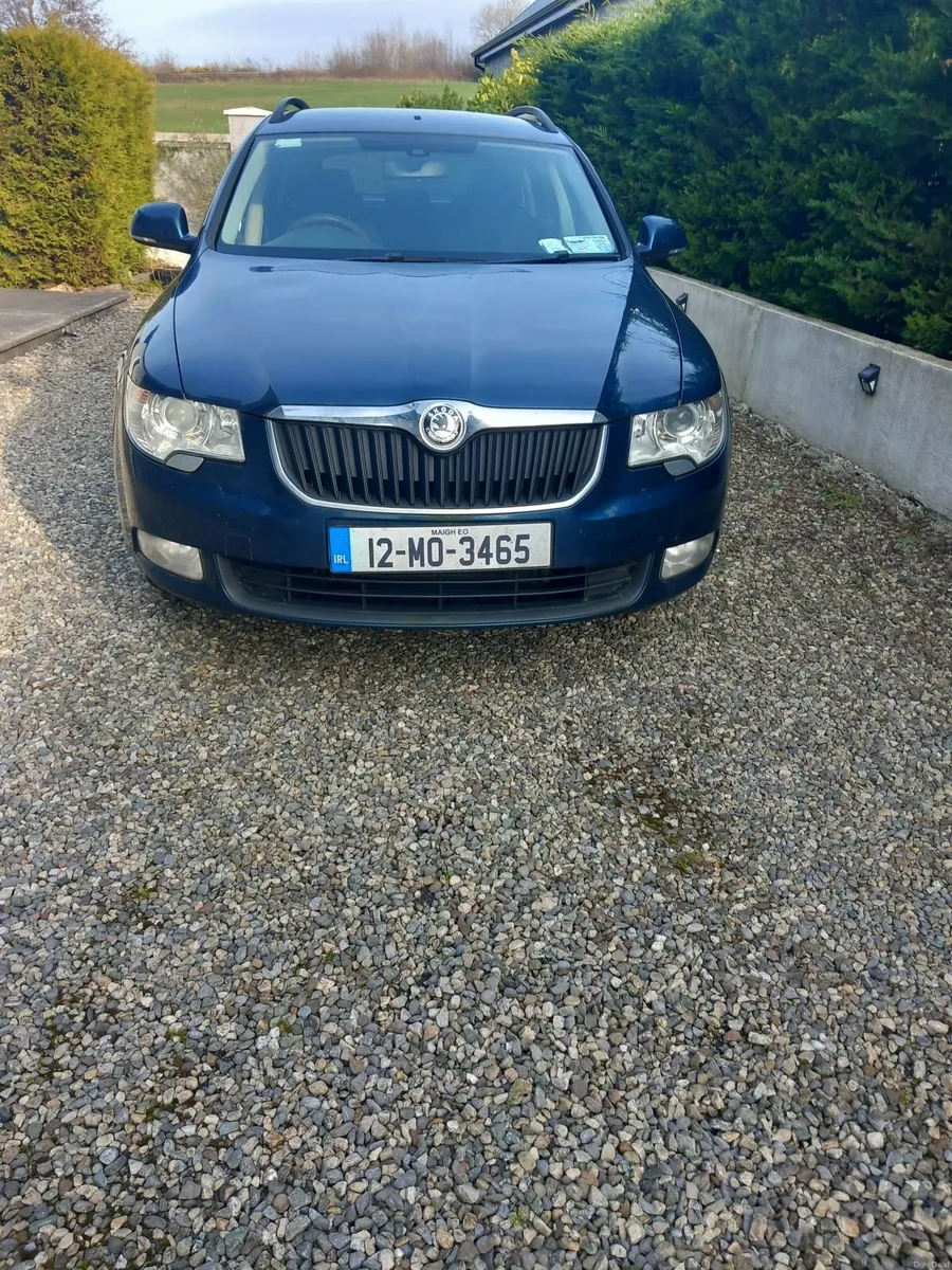 Skoda Superb 2012 - Image 1