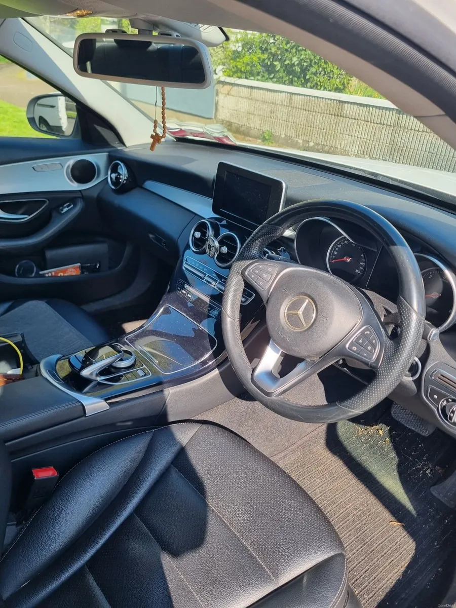 Mercedes-Benz C-Class 2015 - Image 2