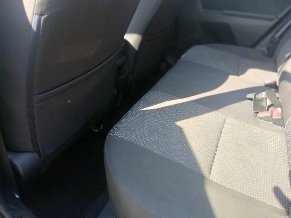 Toyota Auris - Image 4