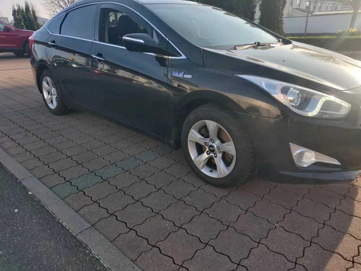 Hyundai i40 NCT AND TAX - Image 2