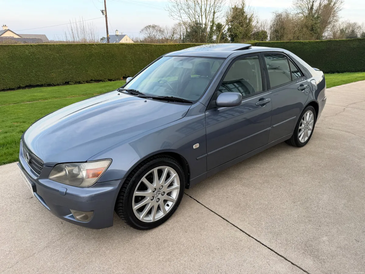 LEXUS IS200 - Image 3