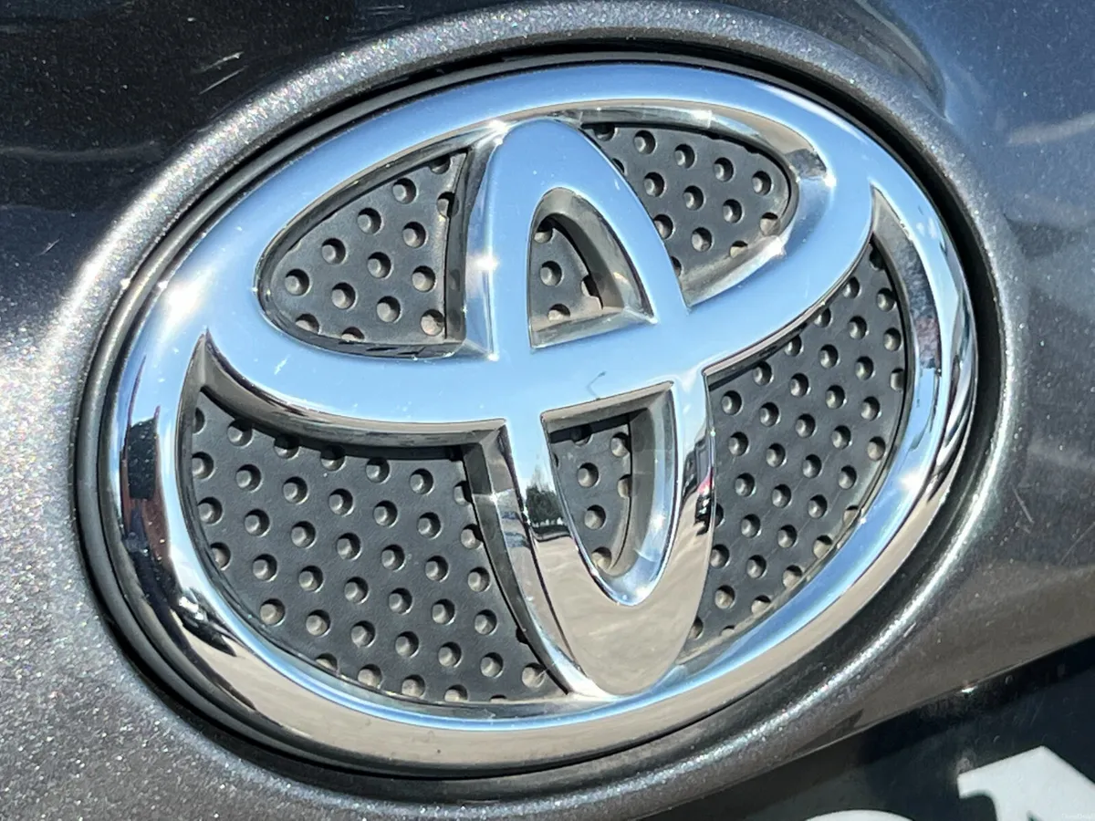 Toyota RAV4 2016 2.0D4D LUNA*LOW MILEAGE* - Image 3