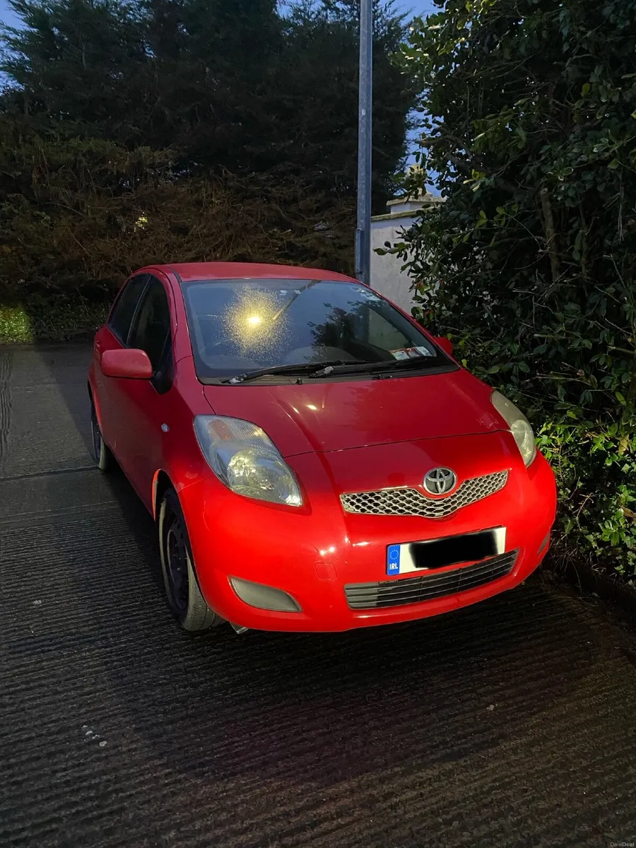 Toyota Yaris 2010 - Image 1