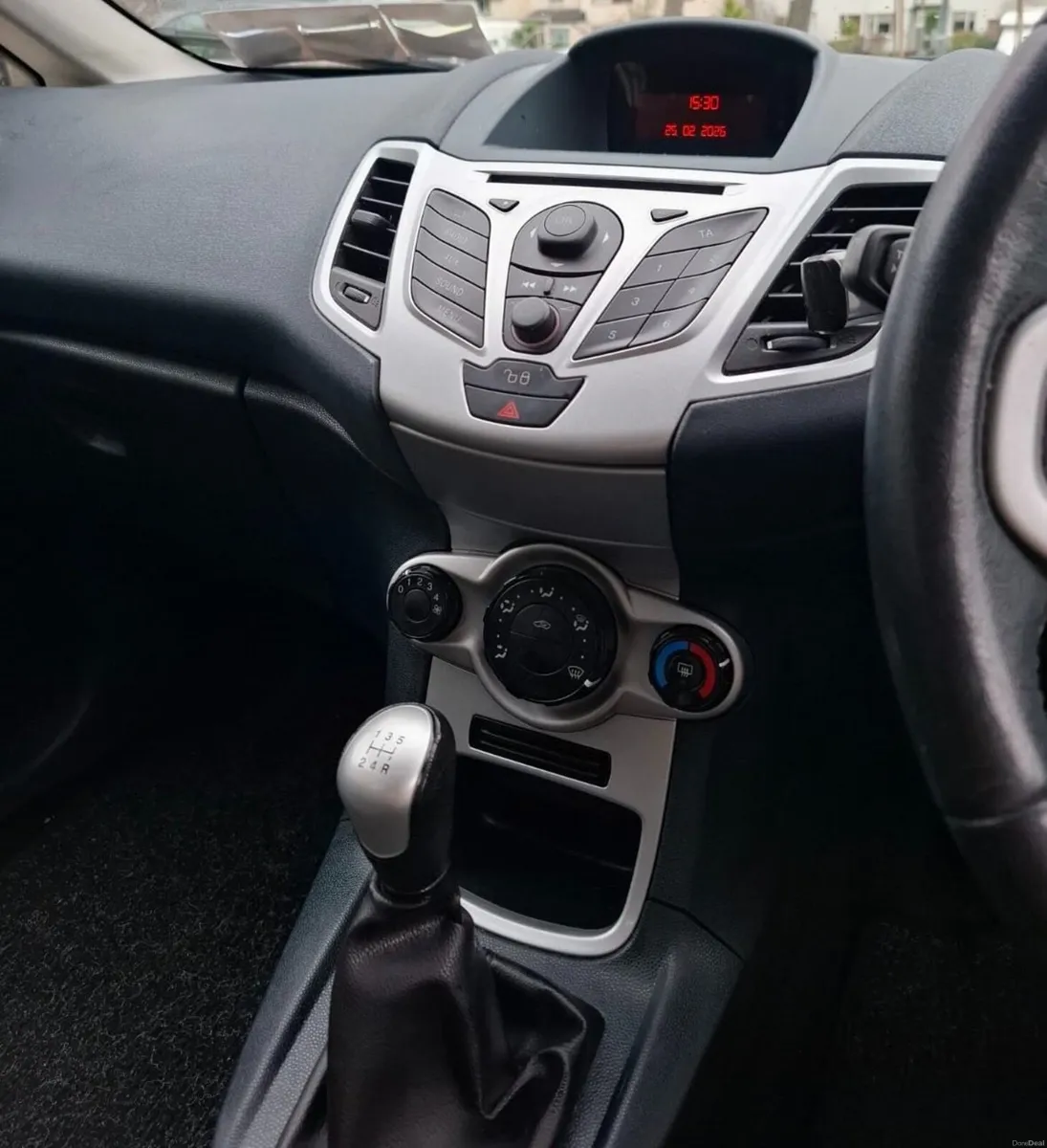 Ford Fiesta 2013 - Image 2