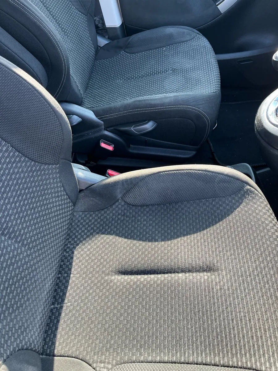 Citroen C4 Picasso 7 Seater - Image 4