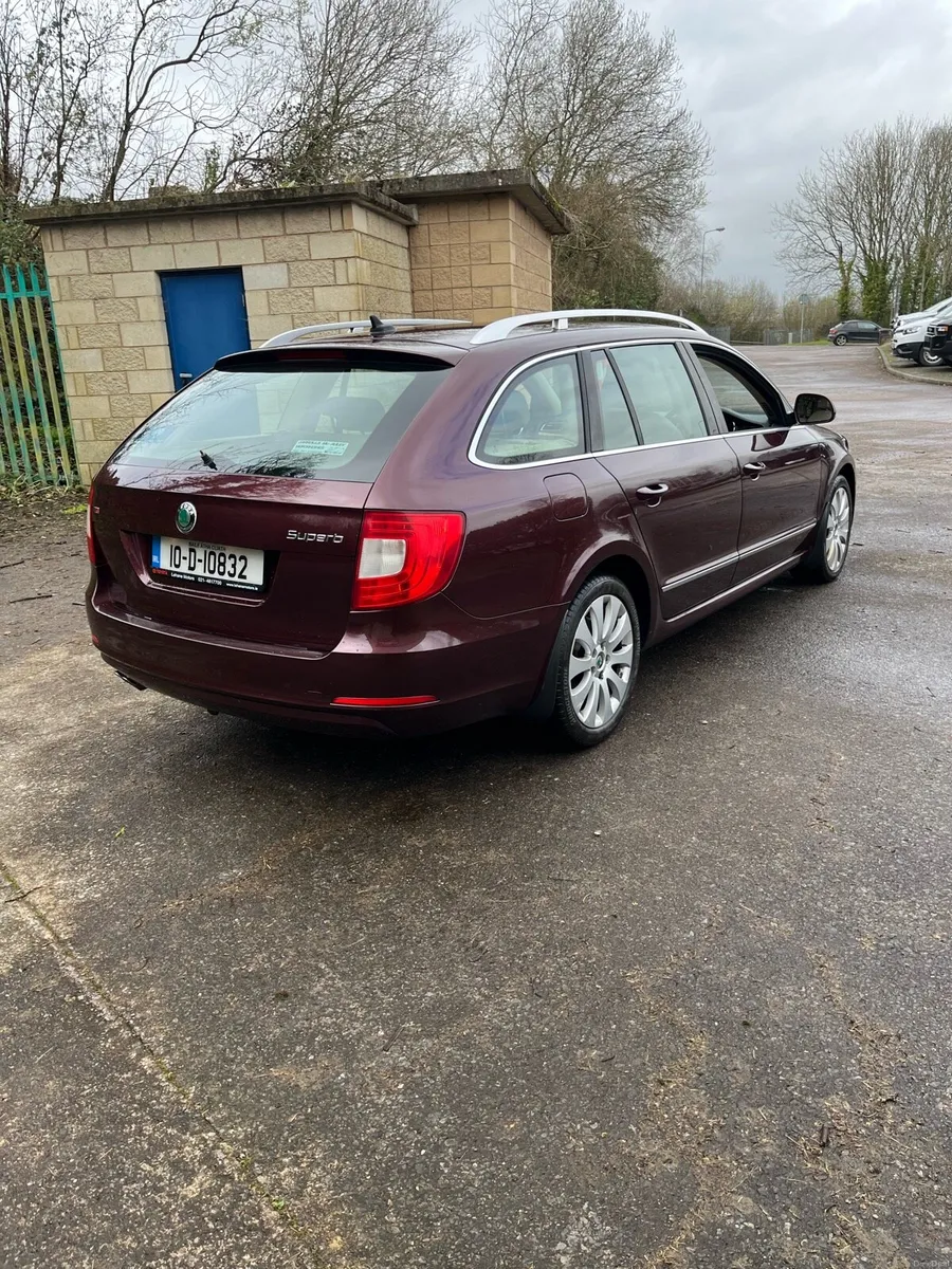 Skoda Superb Elegance Estate - Image 4