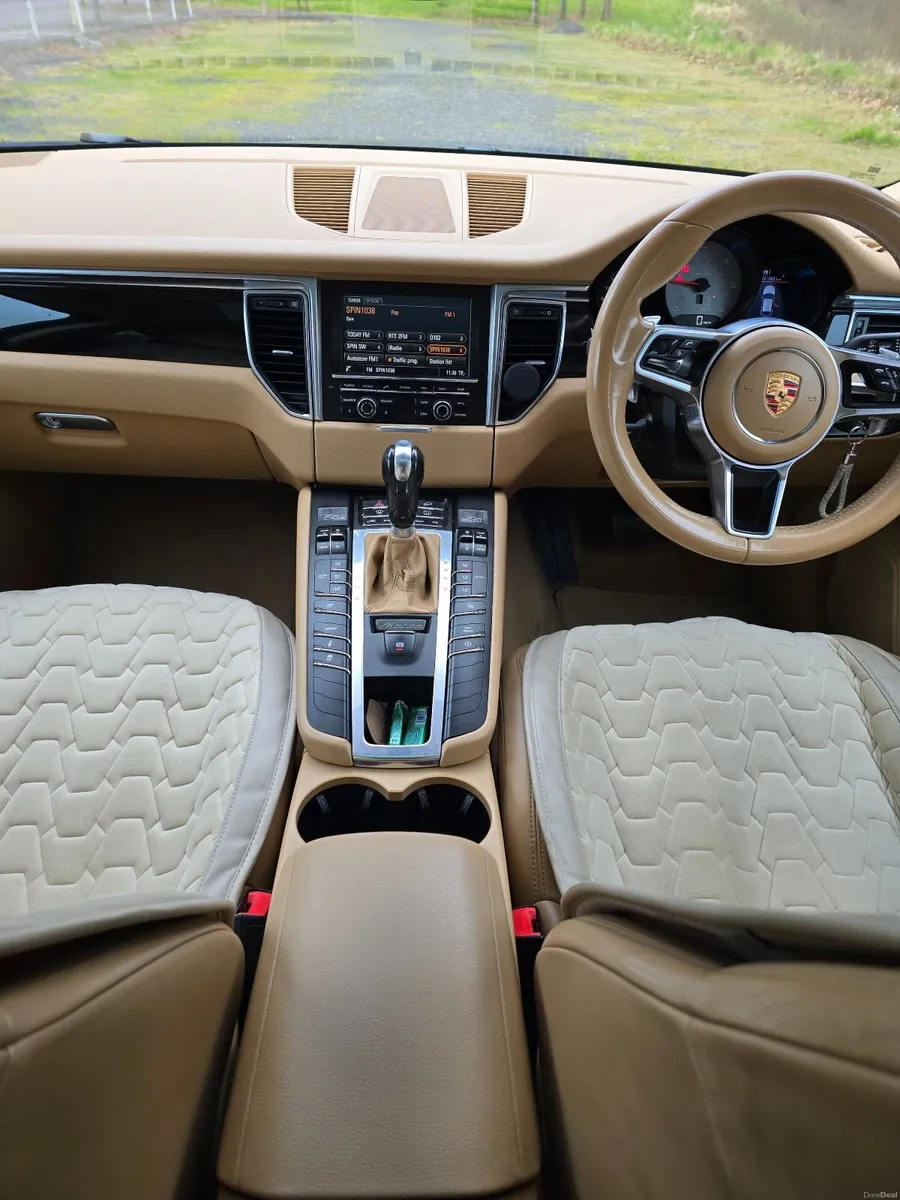 Porsche Macan 2014 - Image 1