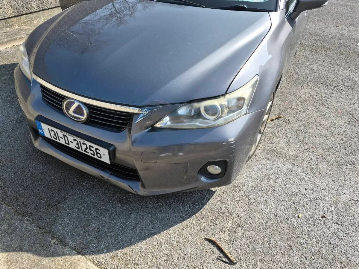 Lexus ct200 - Image 1
