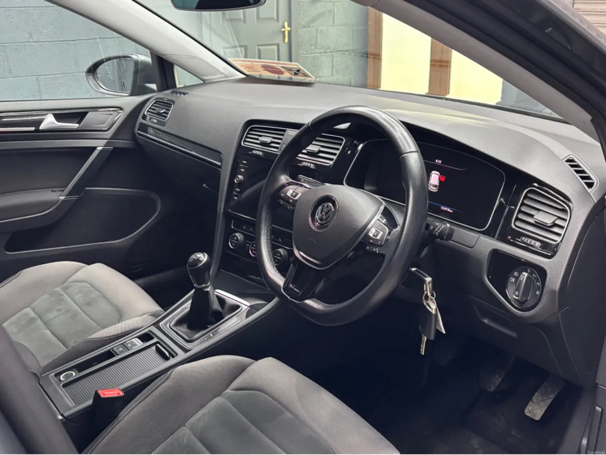 Volkswagen Golf HIGHLINE 1.6 TDI MANUAL 5SPEED 5DR - Image 3