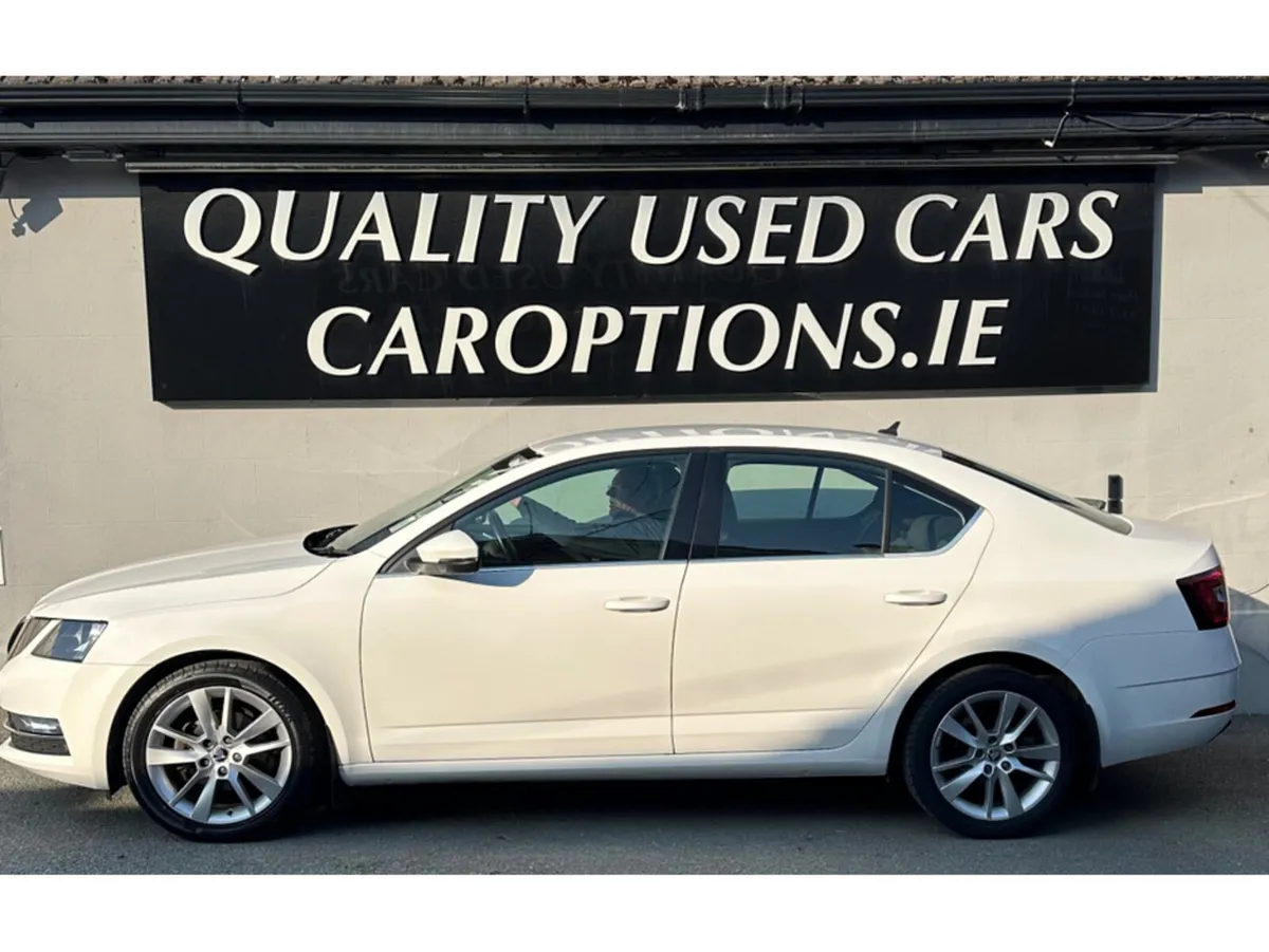 Skoda Octavia STYLE 1.6 TDI 115HP 4DR//BELT DONE// - Image 2