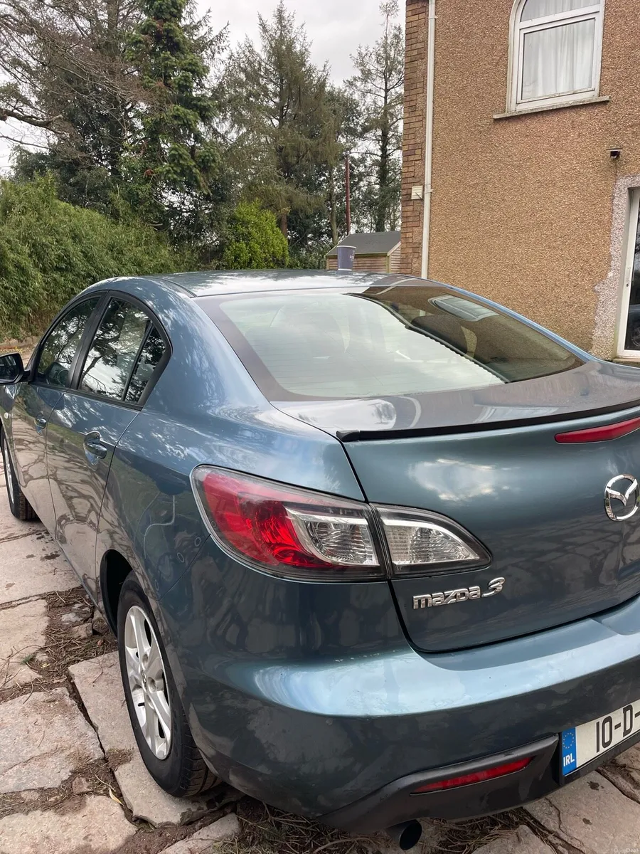 Mazda 3 2010 - Image 2