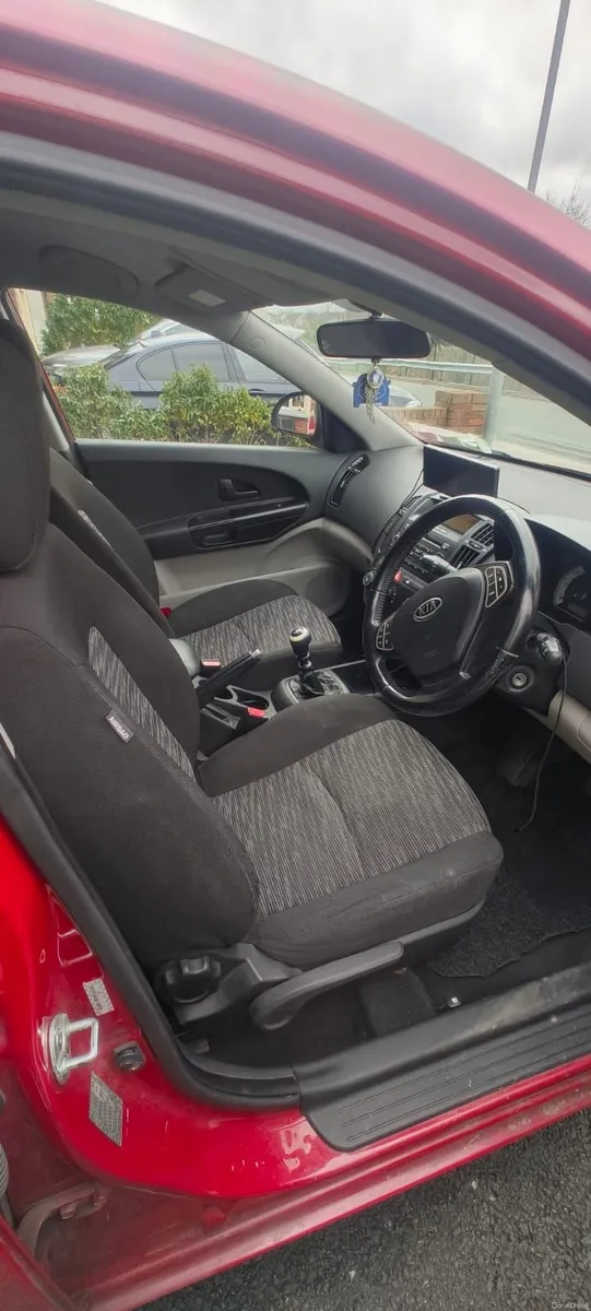 Kia Ceed 2009 - Image 2