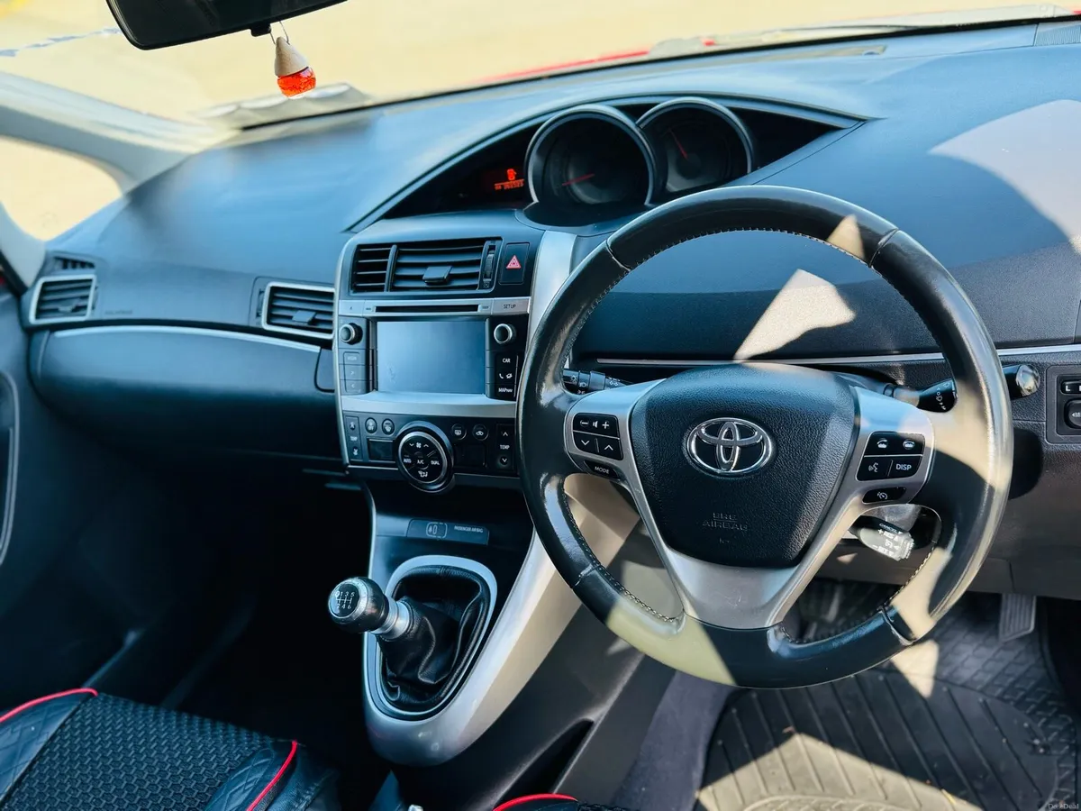 Toyota verso 7 seater 2015 - Image 3