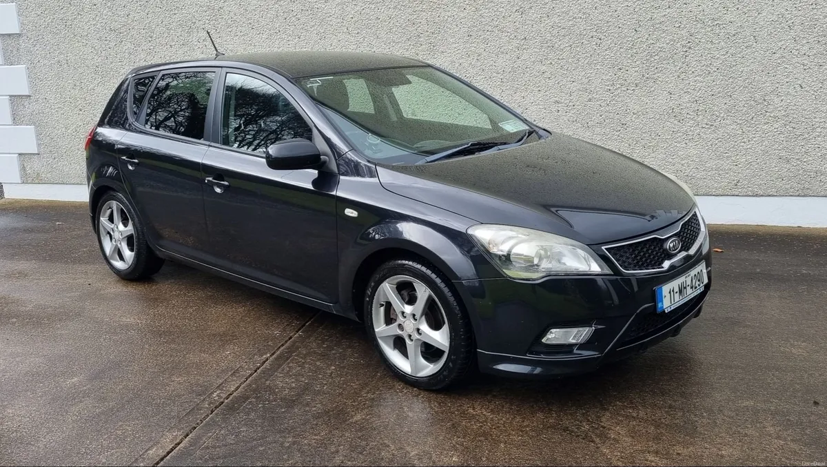 11 Kia Ceed 1.6 CRDi Automatic -Just passd NCT - Image 1