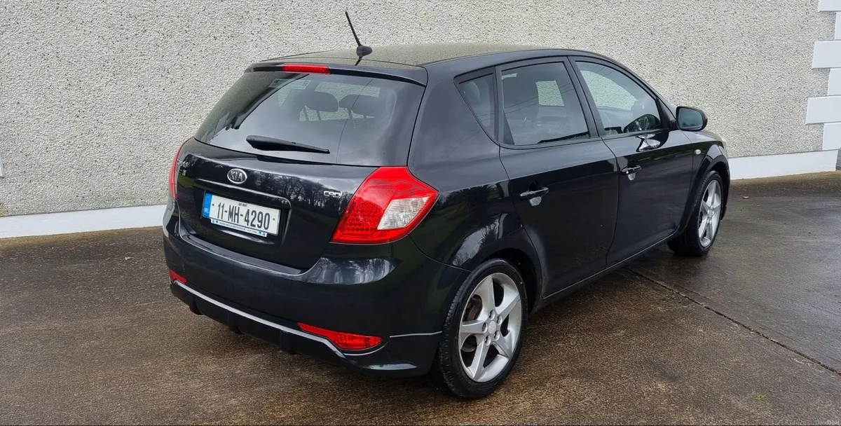 11 Kia Ceed 1.6 CRDi Automatic -Just passd NCT - Image 2