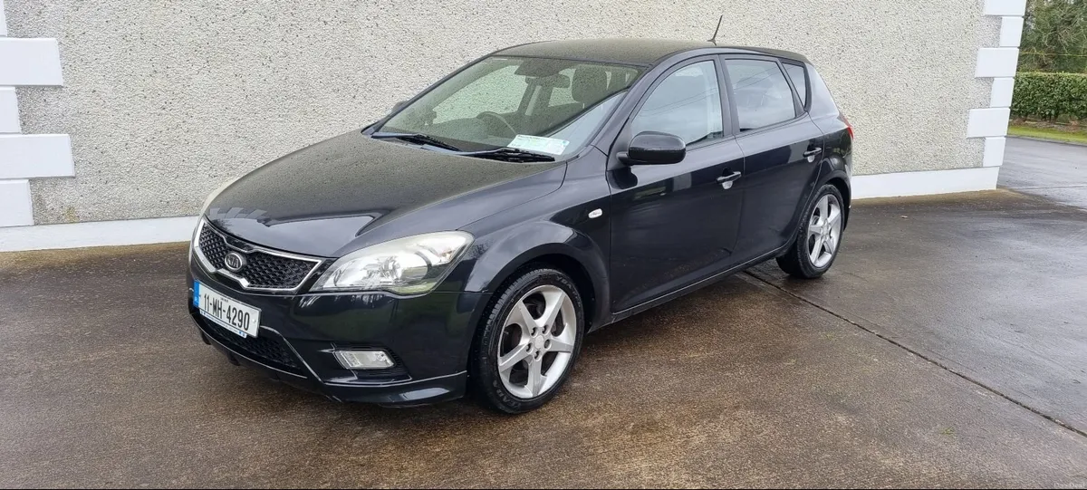 11 Kia Ceed 1.6 CRDi Automatic -Just passd NCT - Image 4