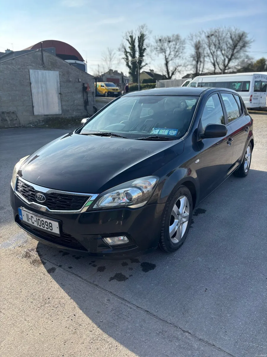 Kia Ceed 2011 - Image 1