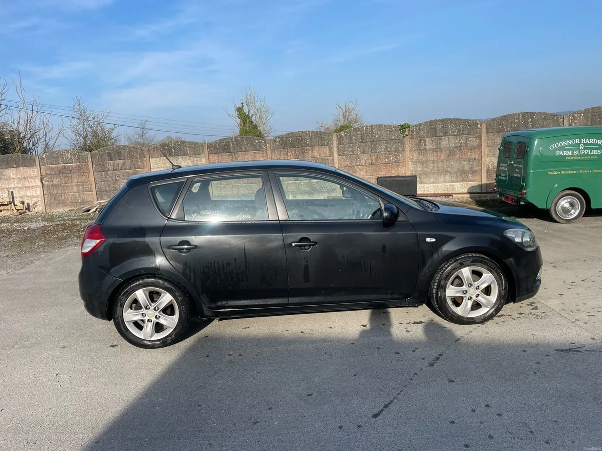 Kia Ceed 2011 - Image 3