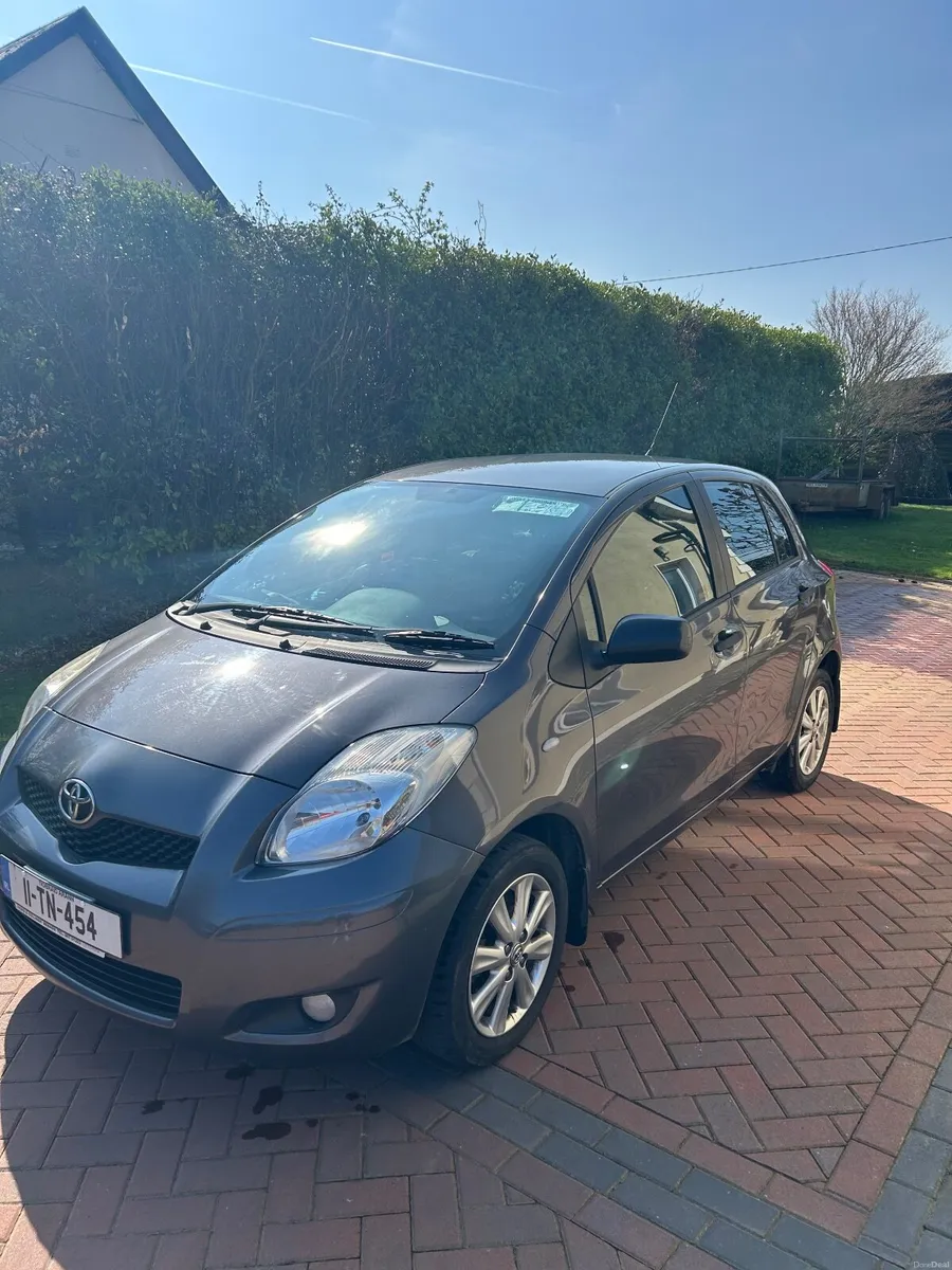 Toyota Yaris 2011 - Image 3