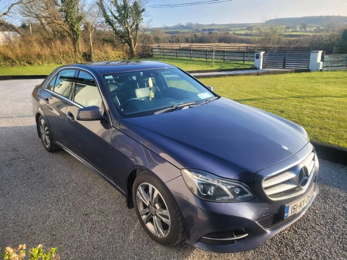 Mercedes Bens E Class 220 Blue Tec - Image 4
