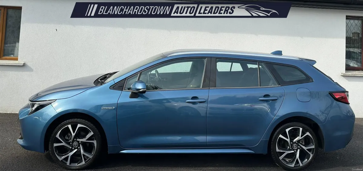 TOYOTA COROLLA HYBRID 1.8 LUNA AUTO LOW KM - Image 2