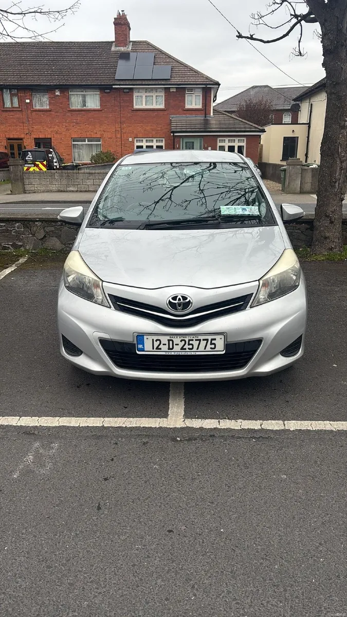 Toyota Yaris 2012 - Image 2
