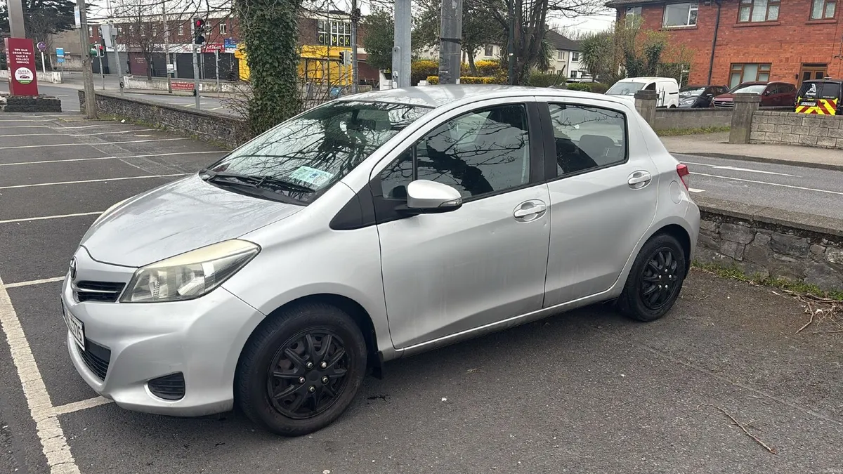 Toyota Yaris 2012 - Image 3